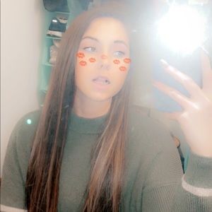 Meet your Posher, Mia